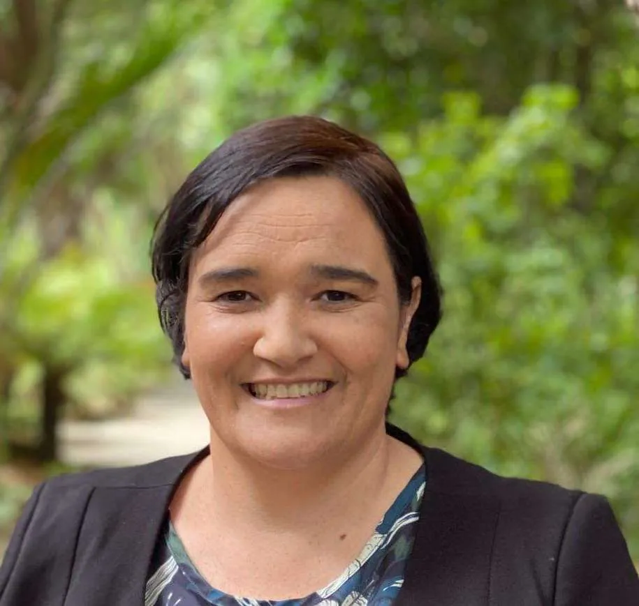 Naomi Manu page