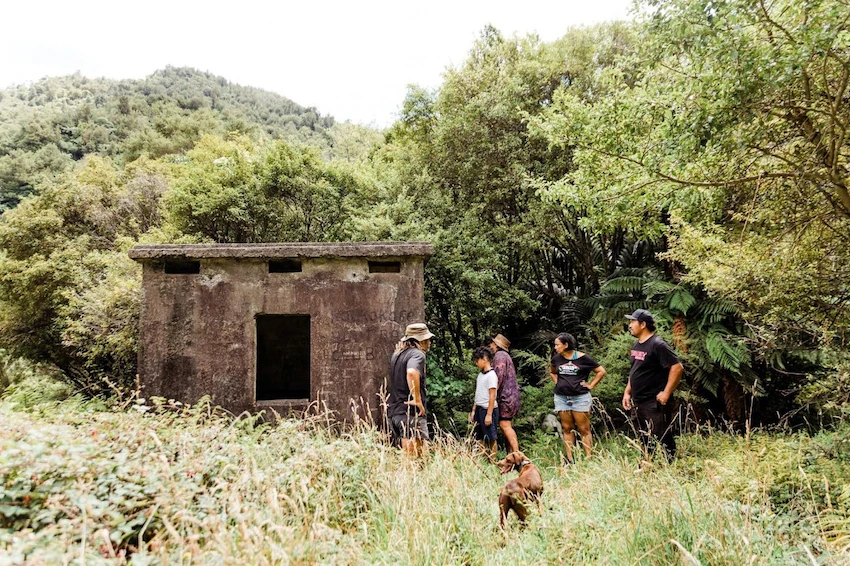 Gage and group learning tikanga for hunting