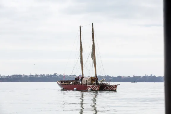 te toki waka hourua haunui on the water